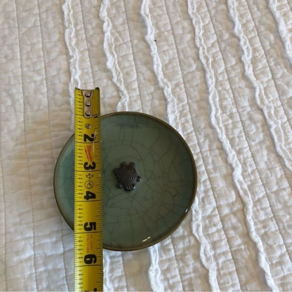 2 1980s Longquan Celadon Wares Sage Green Turtle Motif Art Plates—original VNT - Picture 15 of 16